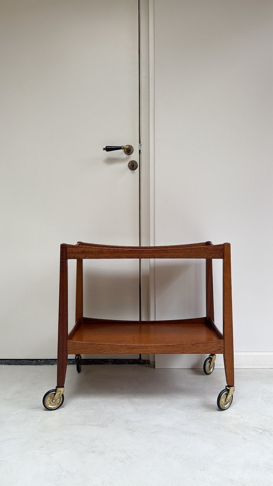 Teak houten trolley van Möbel Lich, Minder dan 50 cm, Ophalen of Verzenden, Zo goed als nieuw, Nvt