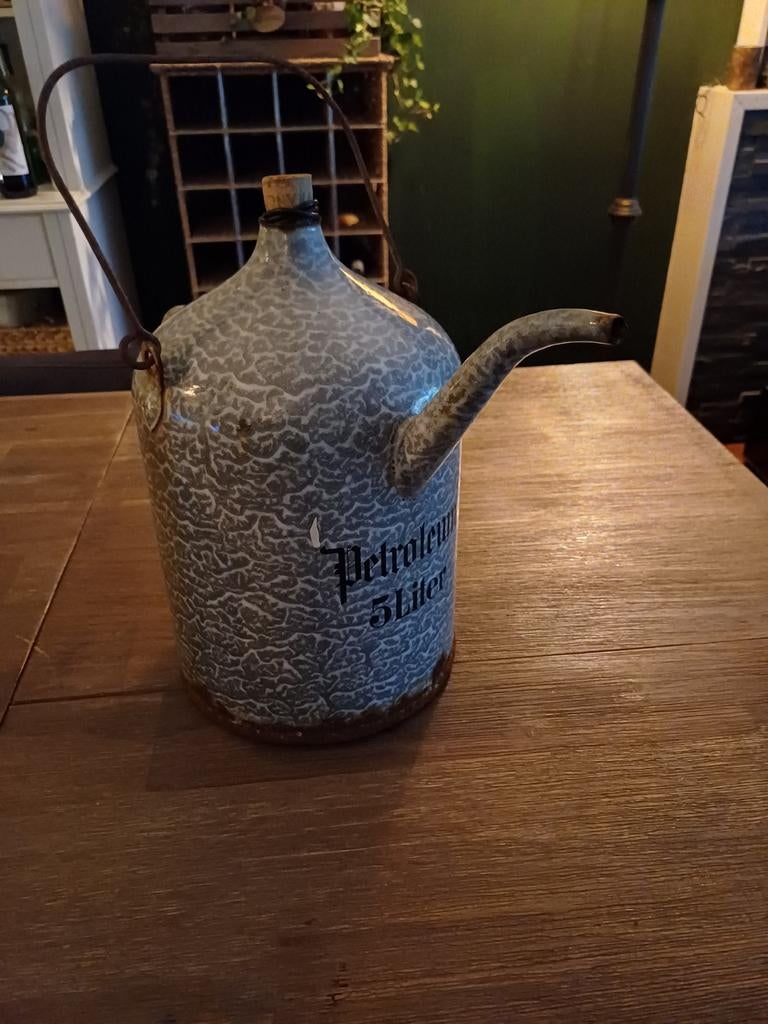 Te koop Vintage Petroleum Kan 5 Liter - Emaille Oliekan, Antiek en Kunst, Antiek | Emaille, Ophalen of Verzenden