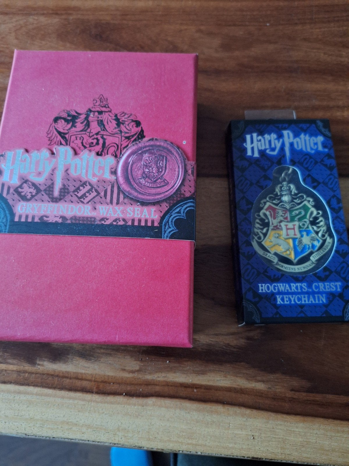 Harry Potter Gryffindor Wax Seal & Hogwarts Sleutelhanger, Ophalen of Verzenden, Nieuw, Gebruiksvoorwerp