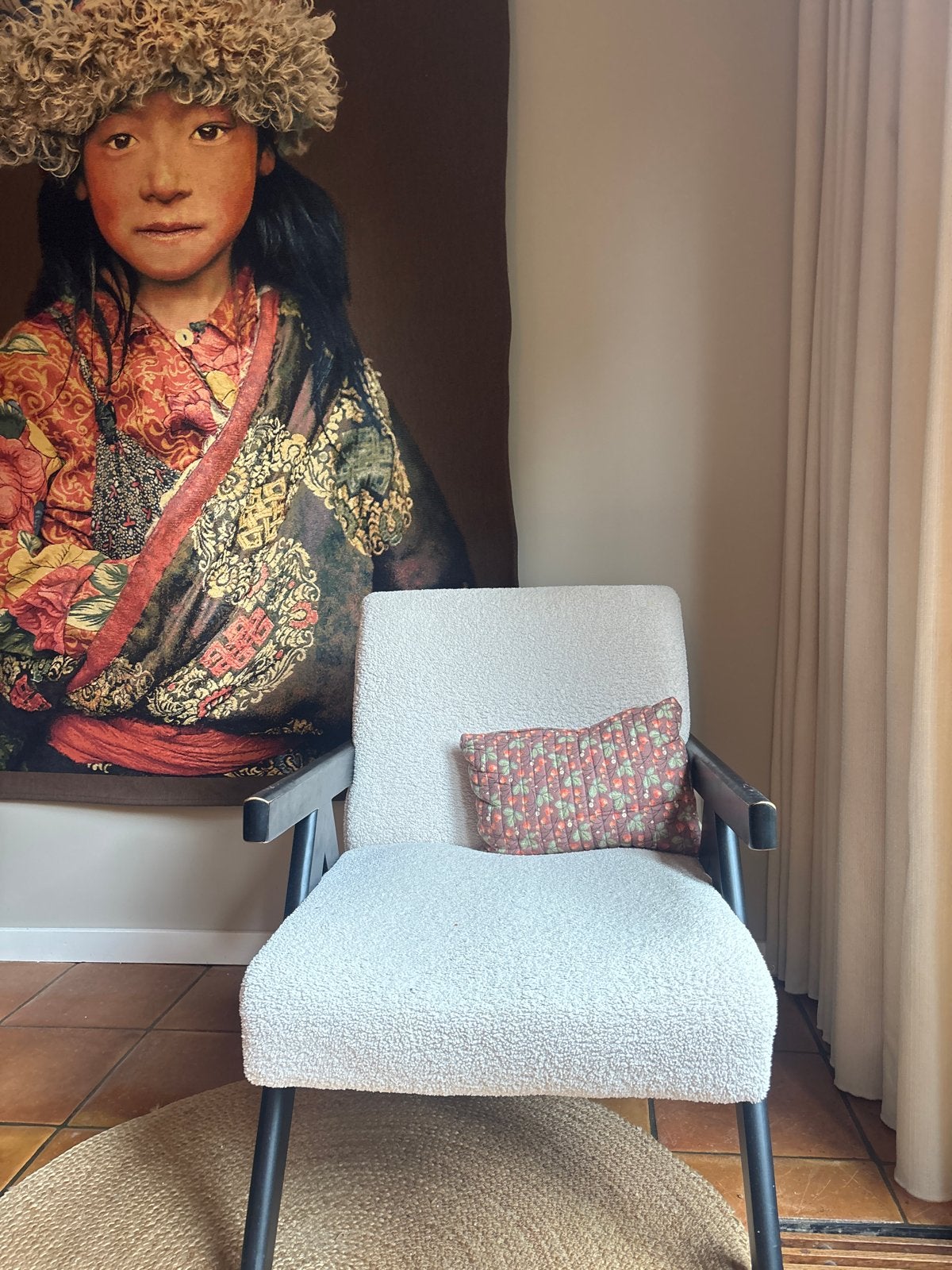 Comfortabele fauteuil met teddy stof en houten frame, Wit, Ophalen of Verzenden, Zo goed als nieuw, Eén