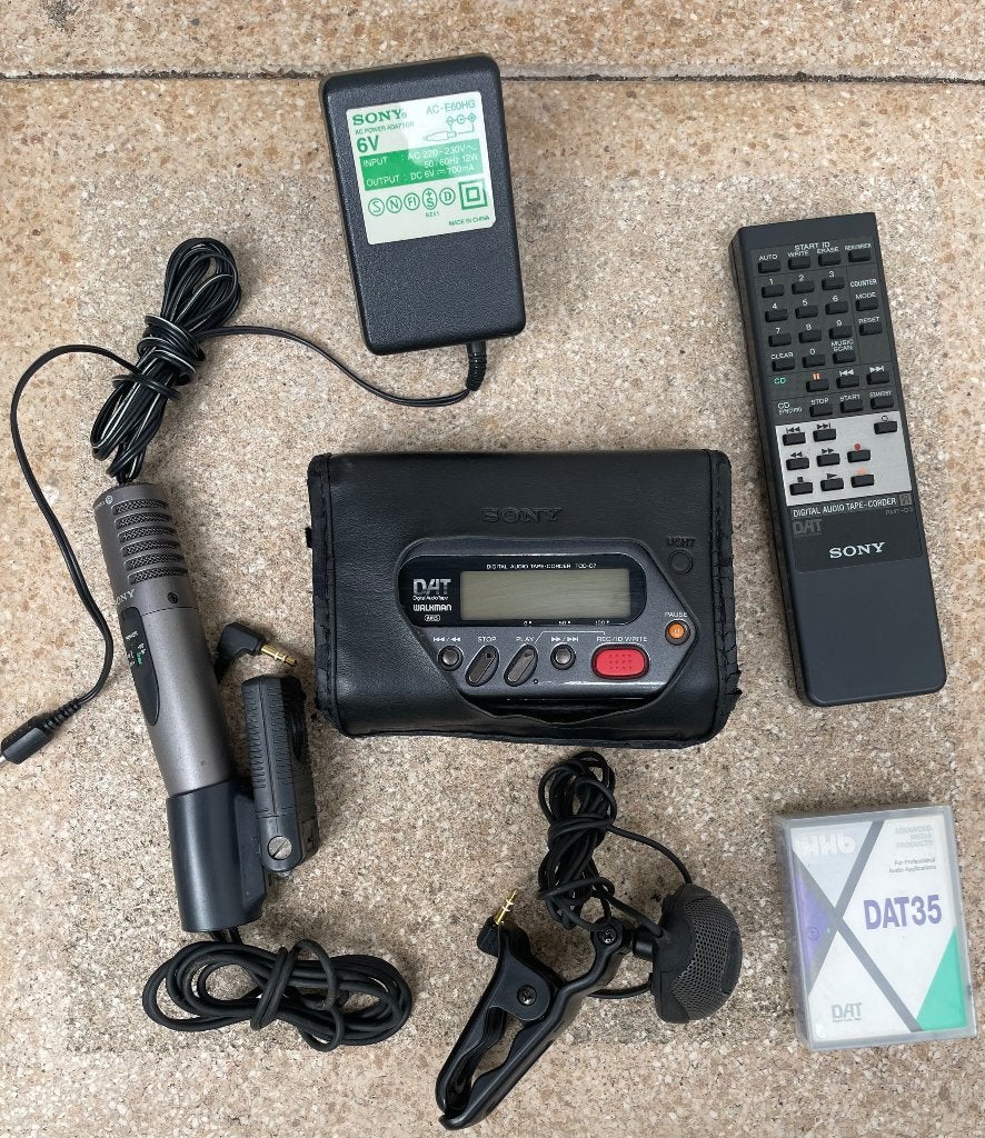 Walkman Sony TCD-07 met toebehoren, Audio, Tv en Foto, Ophalen of Verzenden, Walkman