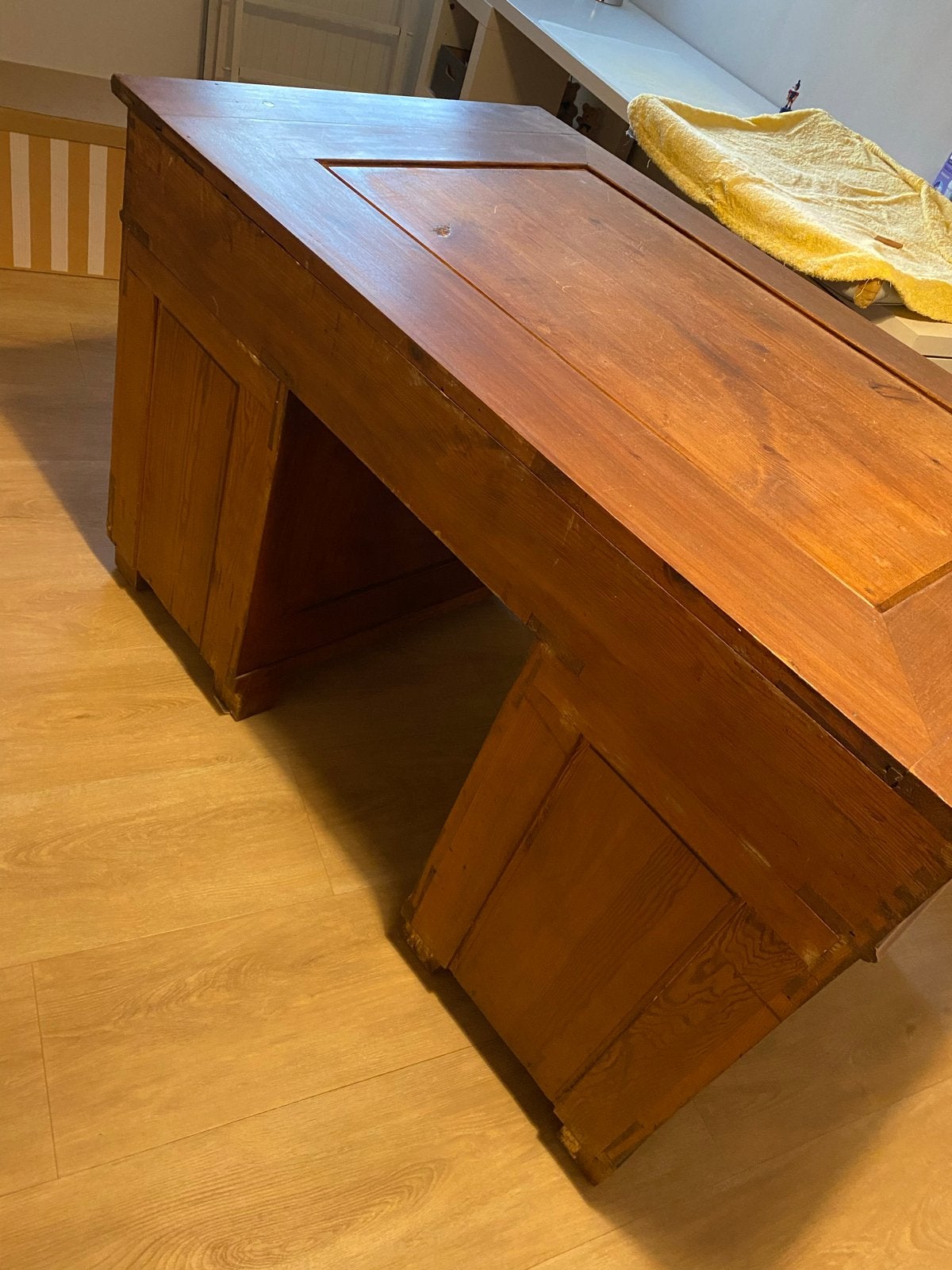 Antiek houten bureau met opbergruimte, Ophalen