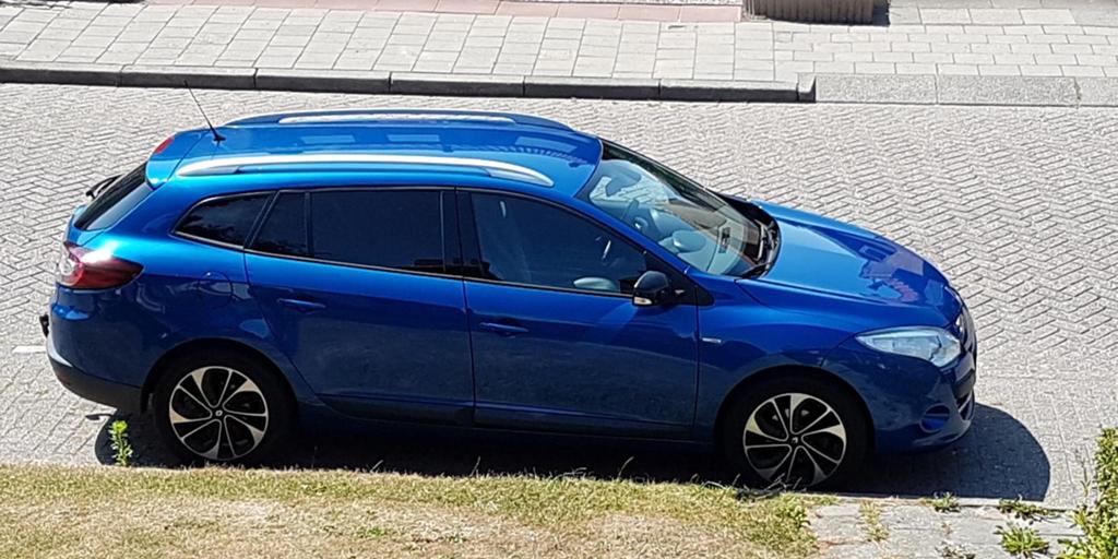 Renault Mégane 1.5 DCI Estate 2011 Blauw  BOSE, Auto's, Renault, Particulier, Mégane, ABS, Adaptive Cruise Control, Airbags, Airconditioning