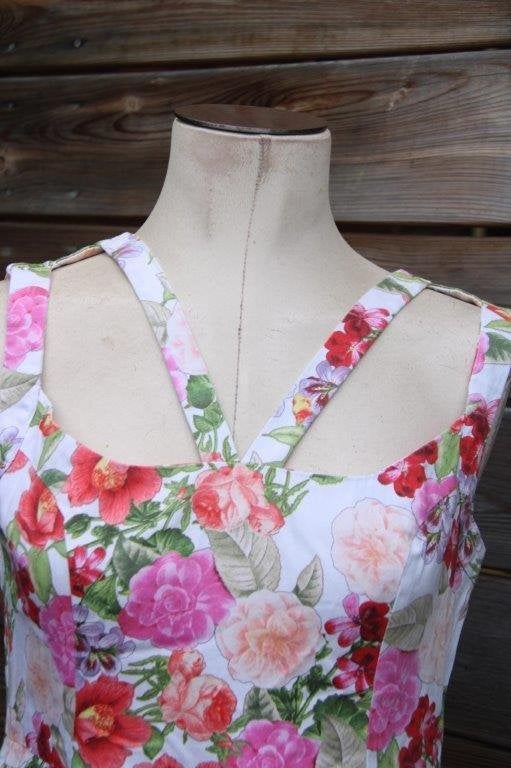 Jurk bloemen Hearts & Roses mt 42 Vaste prijs, Kleding | Dames, Jurken, Meerkleurig, Maat 42/44 (L), Ophalen of Verzenden, Zo goed als nieuw