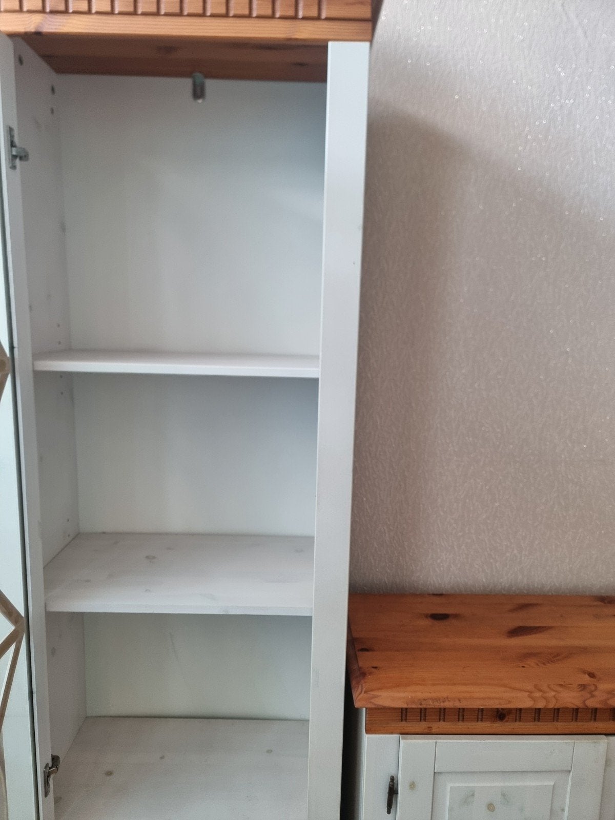 Kinderkamer set: Commode met deurtjes en 2 vitrinekasten, Ophalen, Met deur(en), 150 tot 200 cm, Zo goed als nieuw