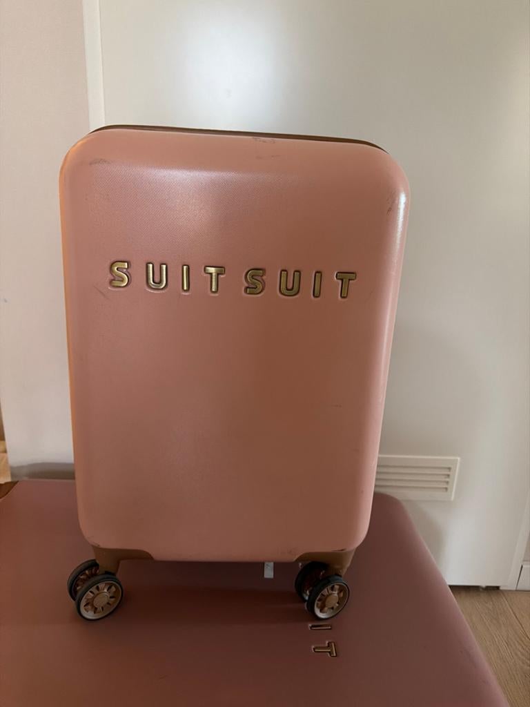 Suitsuit koffer beschadigd, Sieraden, Tassen en Uiterlijk, Koffers, Ophalen of Verzenden, Gebruikt, Hard kunststof, 70 cm of meer