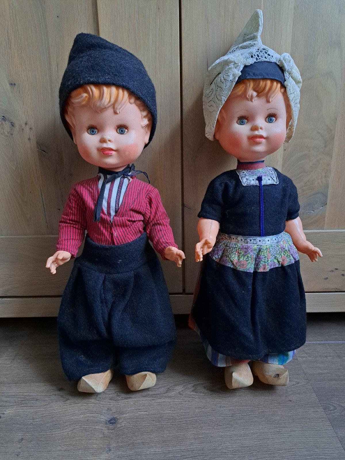 Vintage Nederlandse Poppen -Klederdracht- Volendam 47 cm, Verzamelen, Ophalen of Verzenden, Gebruikt, Pop