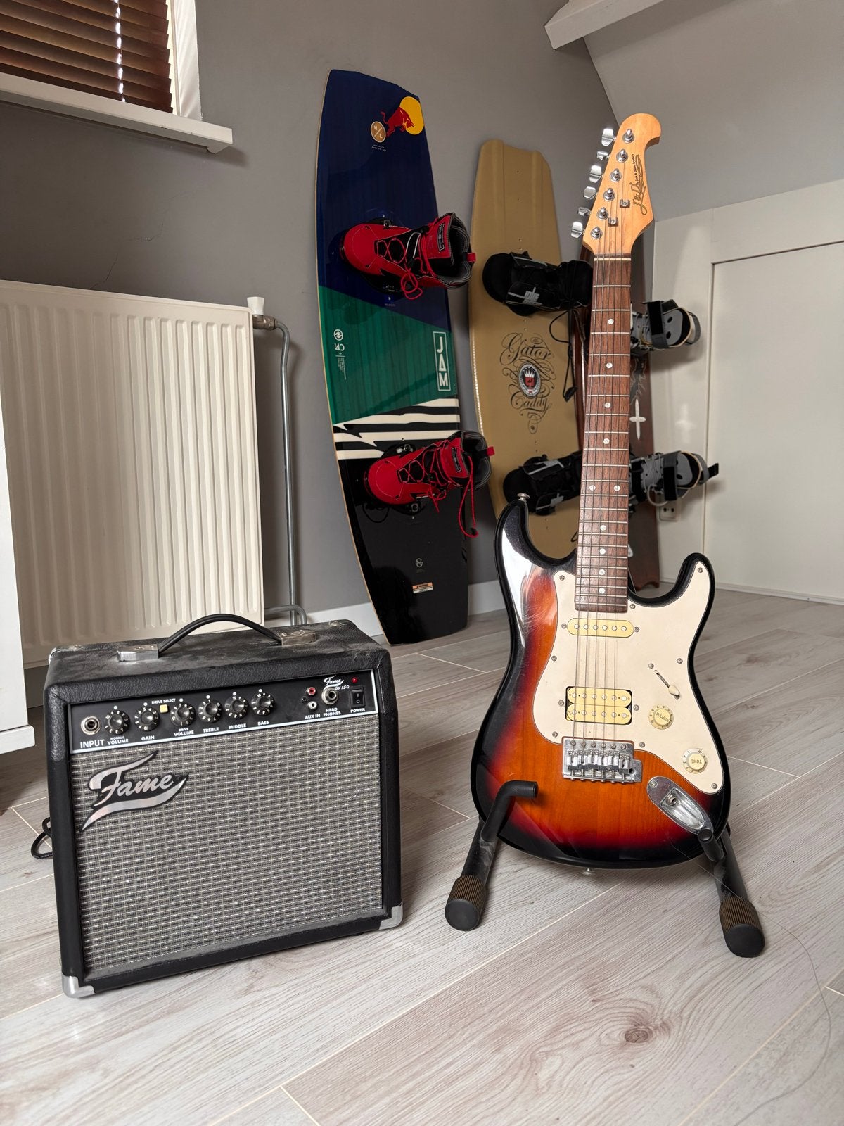 J&D Brothers elektrische kindergitaar Fame versterker en tas, Muziek en Instrumenten, Gebruikt, Met versterker, Solid body, Ophalen