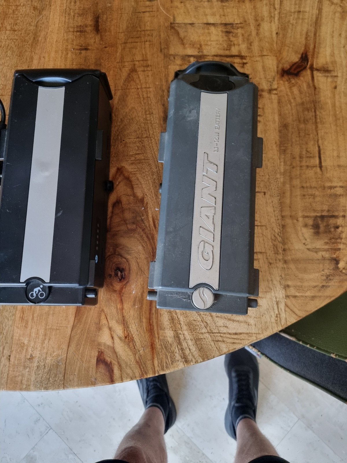 Giant E-bike accu met lader - Zo goed als nieuw, Ophalen of Verzenden