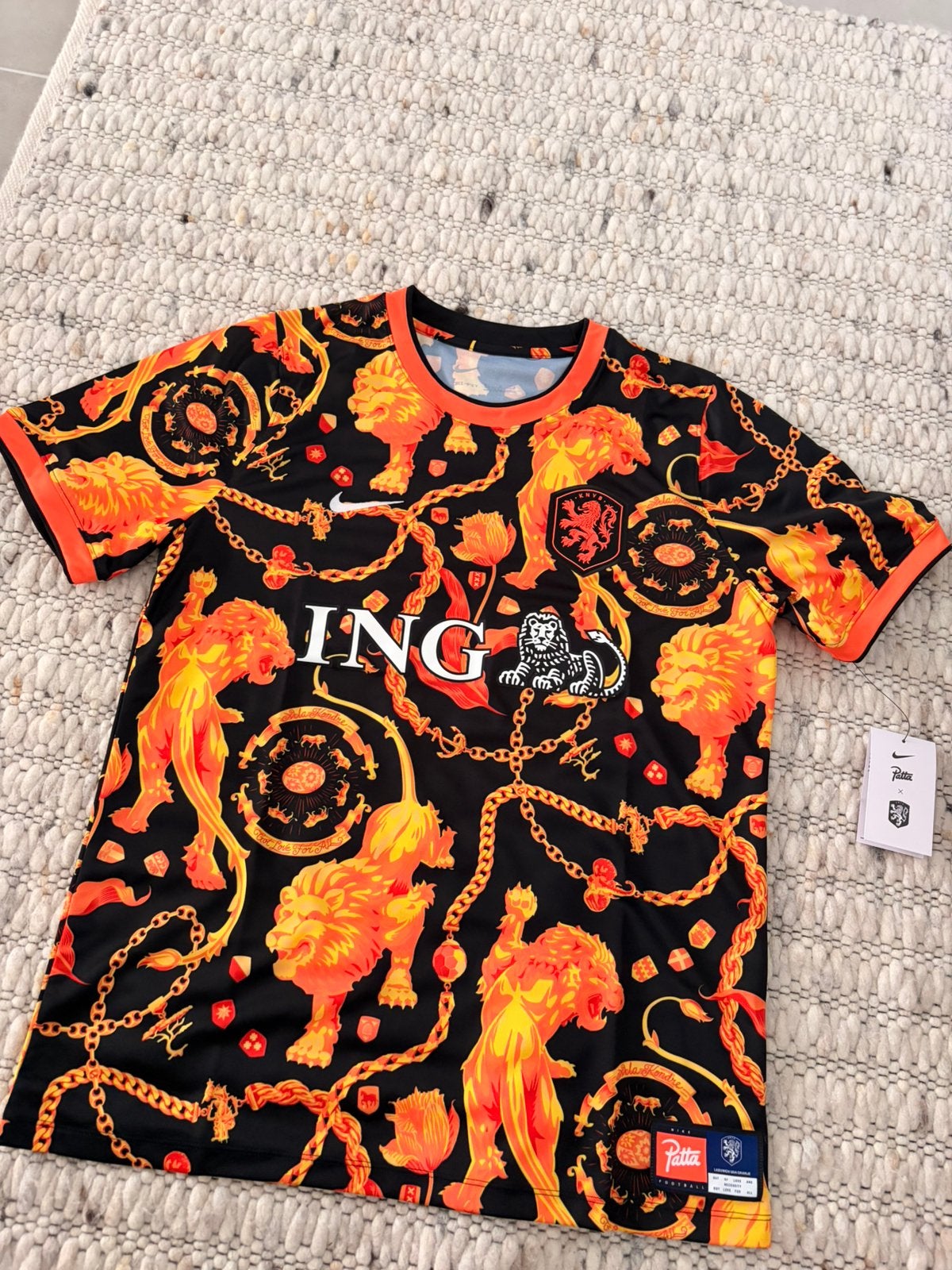 Nederland x patta shirt maat L, Kleding | Heren, T-shirts, Ophalen, Zo goed als nieuw, Maat 52/54 (L)