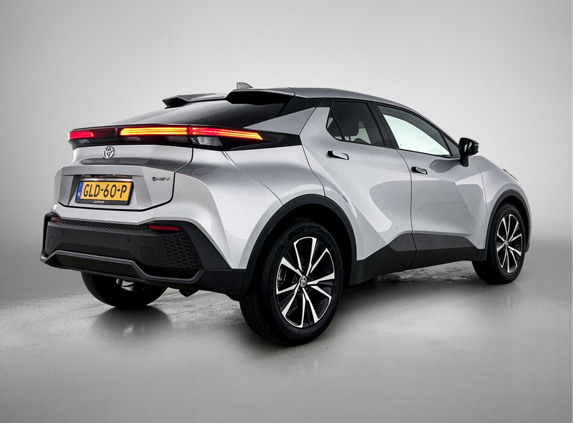 Toyota C-HR 140 Hybrid Dynamic | NL-Auto | Fabr Garantie t/m, Auto's, Toyota, 12 maanden, Stof, Euro 6, 4 cilinders