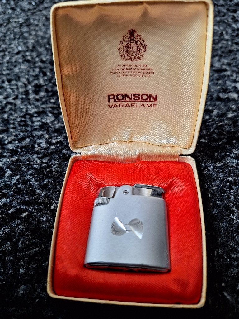 Vintage aansteker Ronson, Verzamelen, Rookartikelen, Aanstekers en Luciferdoosjes, Ophalen of Verzenden, Gebruikt, Aansteker