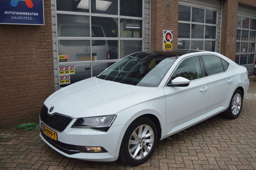 Skoda Superb ACT/PANORAMADAK/NAVI/XENON/P 1.5 TSI ACT Amb. B, Auto's, Dealer onderhouden, Stof, Euro 6, 150 pk