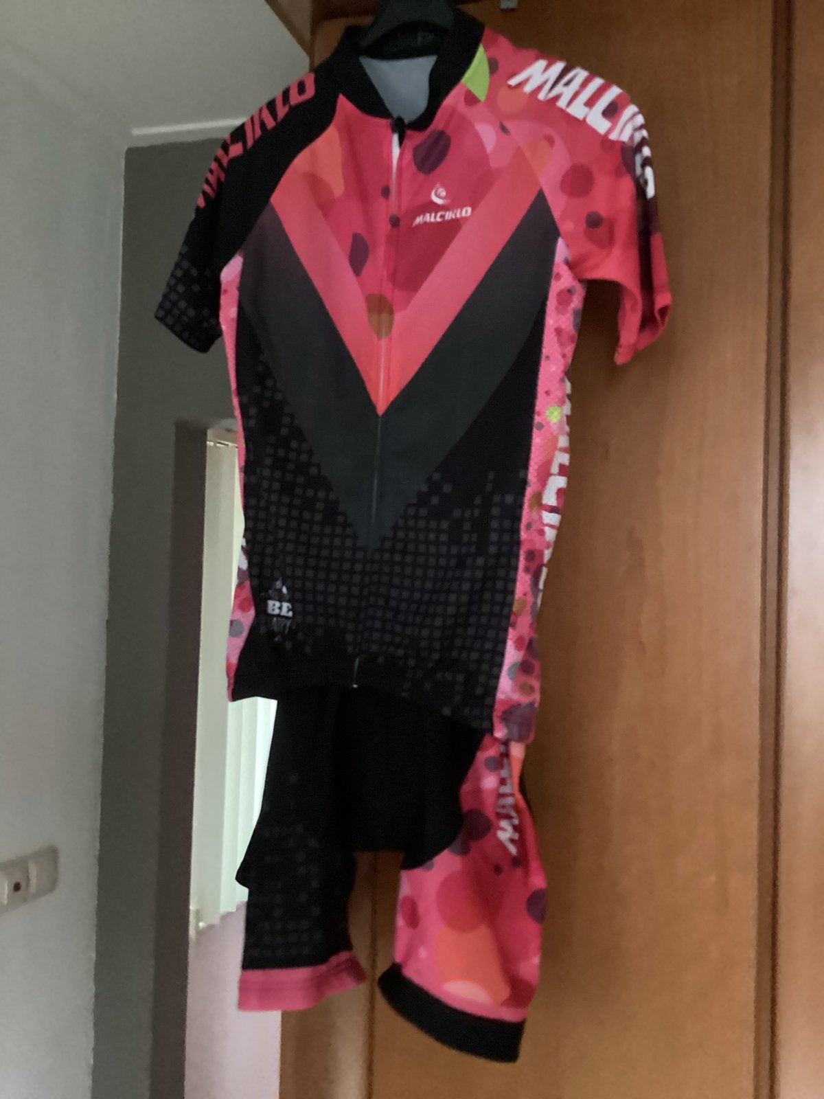 Fietsset nieuw M Malciklo fietsbroek fietsshirt, Ophalen of Verzenden, Nieuw, Kleding