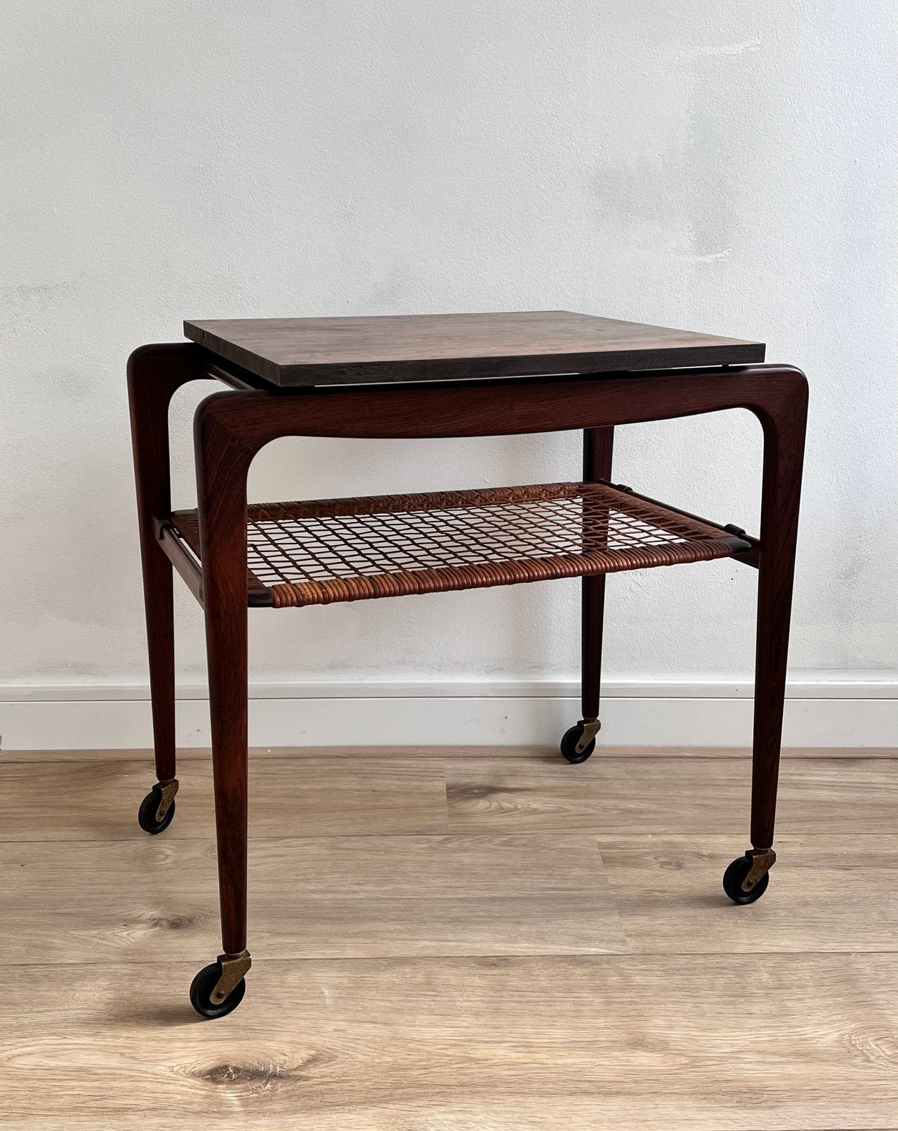 Deens design vintage tea-cart, Johannes Andersen, Ophalen, Gebruikt, 50 tot 100 cm, Teakhout