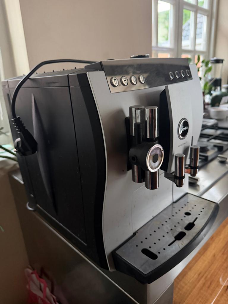 Jura Impressa Z7 Koffiemachine - defect voor onderdelen, Witgoed en Apparatuur, Koffiezetapparaten, Afneembaar waterreservoir