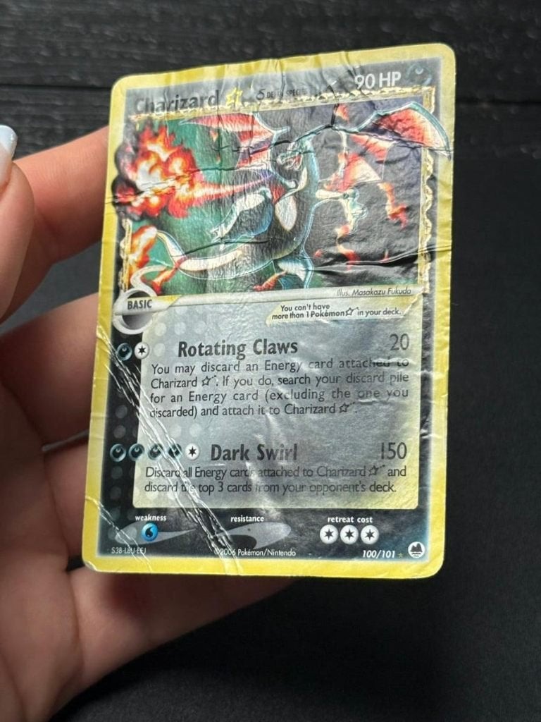 Charizard Gold Star 100, Hobby en Vrije tijd, Ophalen, Nieuw, Losse kaart