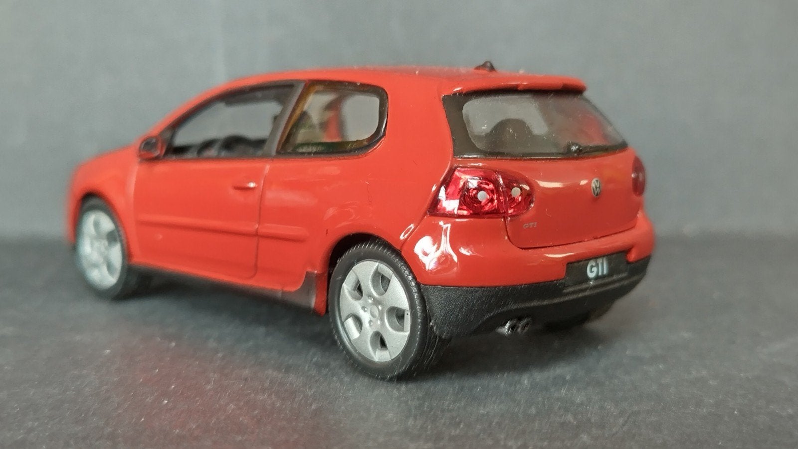 Volkswagen Golf mk5 Gti 1:43 Welly Pol, Overige merken, Auto, ., Nieuw