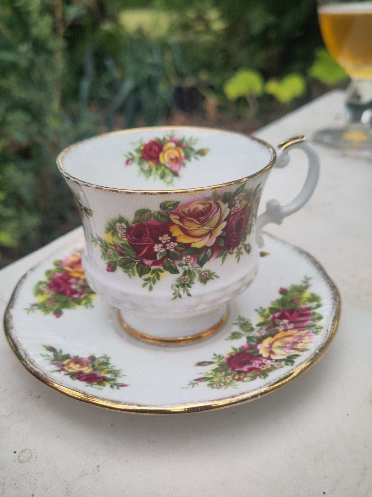 Elizabethan Fine Bone China Kop en Schotel - Rozenmotief, Ophalen of Verzenden