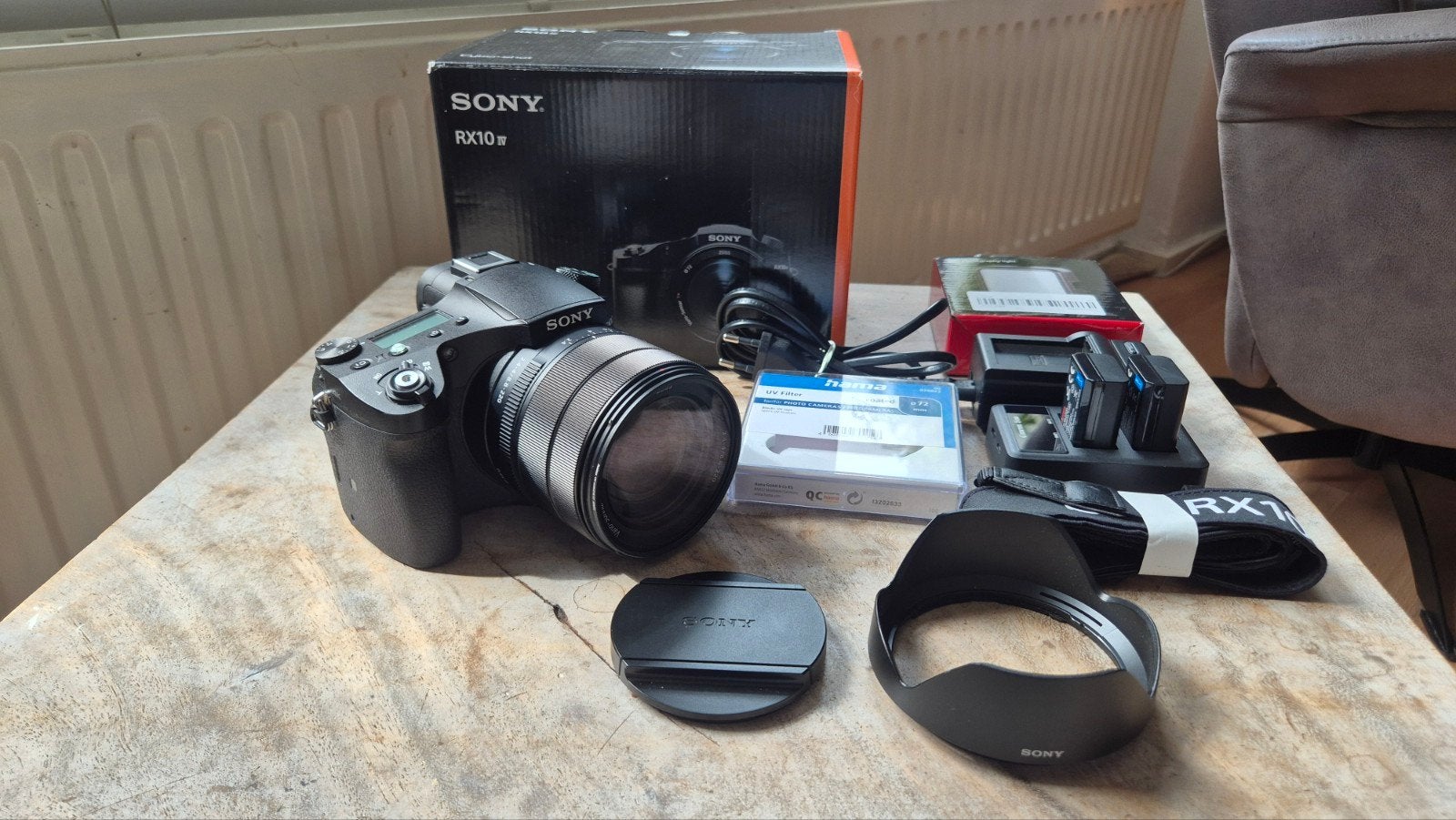 Sony RX10 IV Bridgecamera - Zo goed als nieuw, Lensdop, Ophalen of Verzenden, Zo goed als nieuw, Ingebouwde flitser