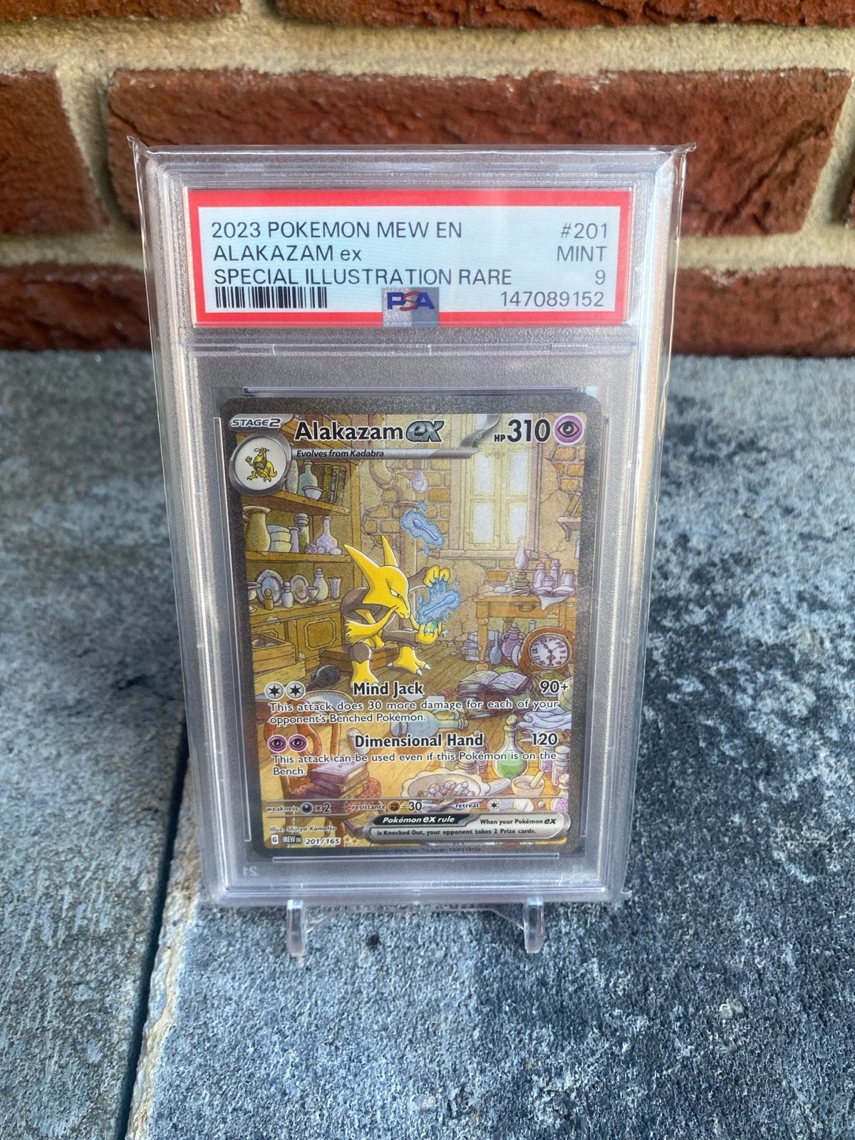 2023 pokemon mew en Alakazam ex 151 #201 PSA 9, Ophalen of Verzenden, Zo goed als nieuw, Losse kaart