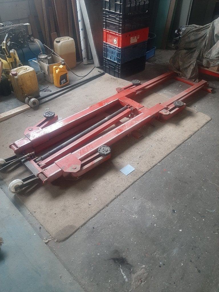 Poetsbrug Hefbrug Autobrug 2200 kg Pneumatisch, Ophalen, Gebruikt