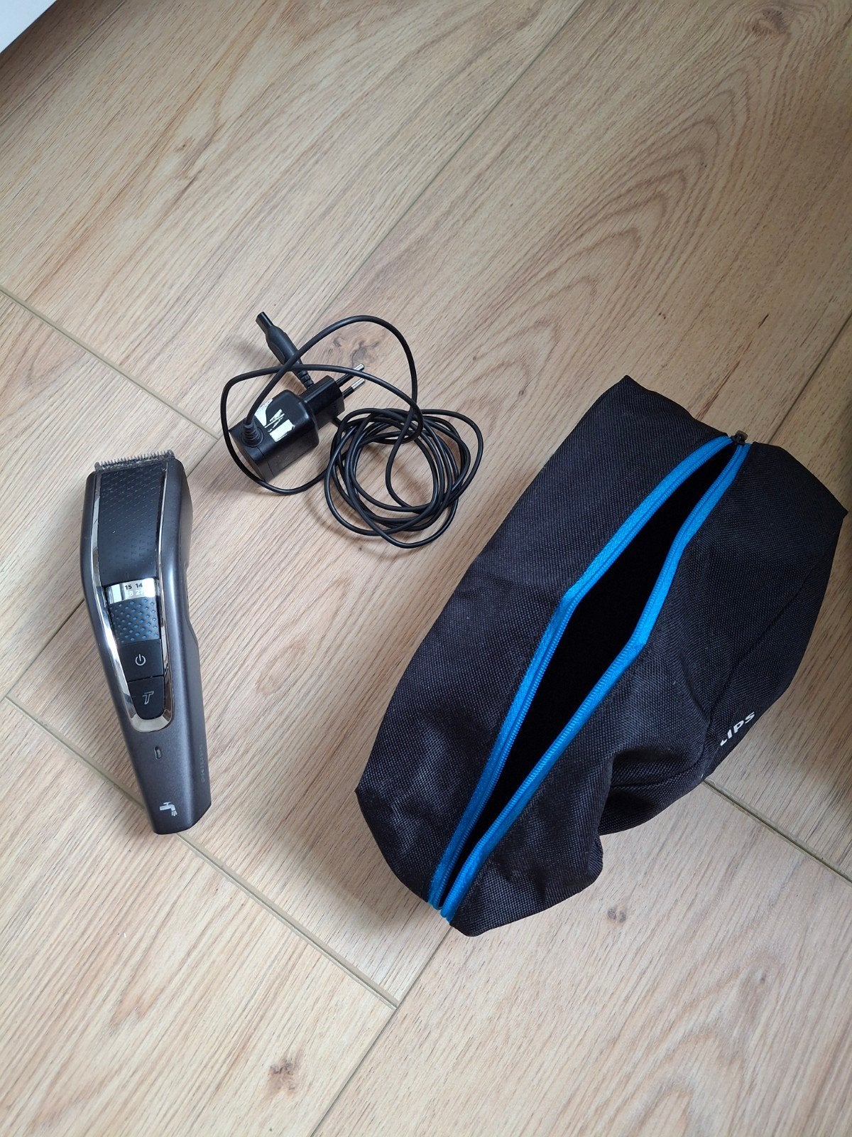 Philips tondeuse met oplader en etui, Ophalen of Verzenden, Haarverzorging