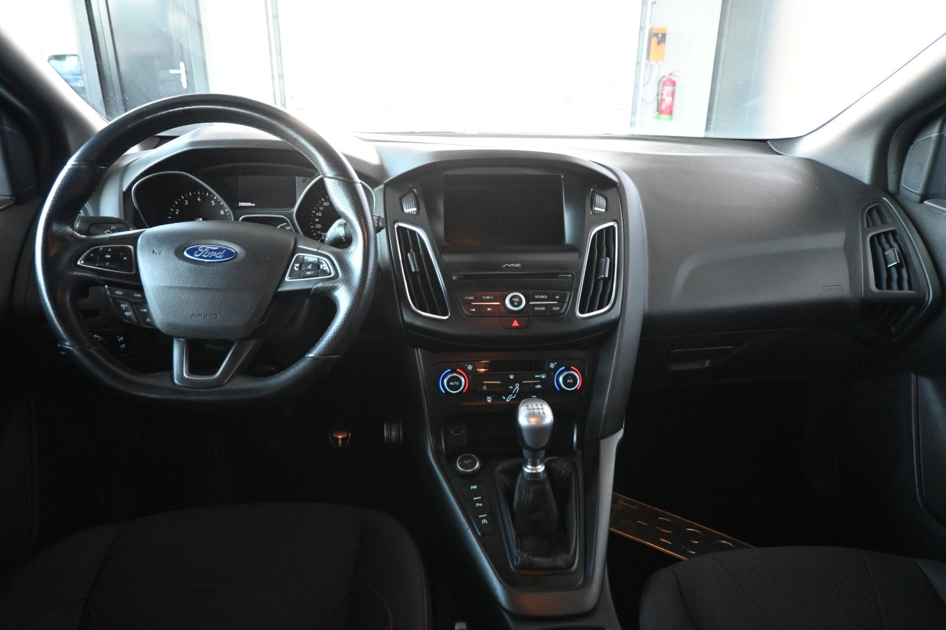Ford FOCUS Wagon 1.5 ST-Line Clima Navigatie Cruise Control, Auto's, Stof, 4 cilinders, Wit, Origineel Nederlands