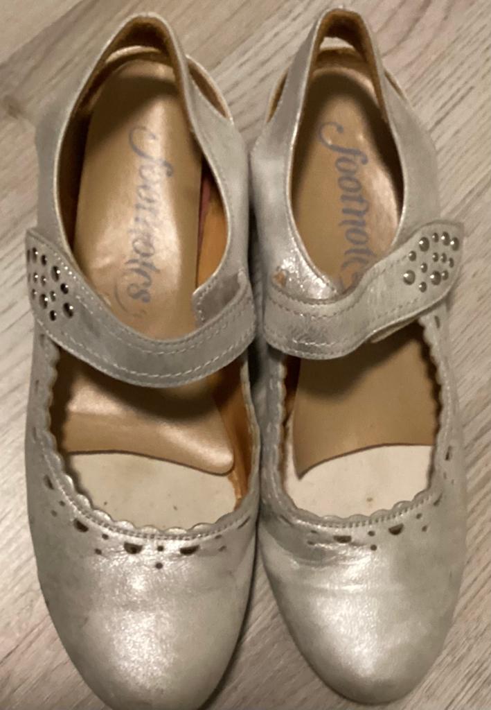 Footnotes 1 x gedragen schoenen,zacht leer maat 40 ,zilver, Kleding | Dames, Schoenen, Schoenen met lage hakken, Overige kleuren