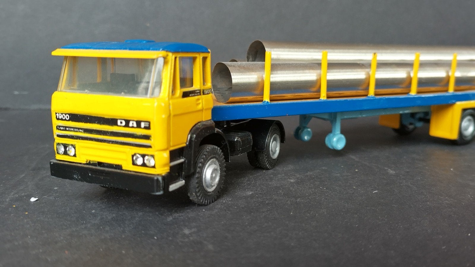 Daf 1900 met buizen oplegger 1:50 Lion Car Pol, Verzenden, ., Zo goed als nieuw, Lion