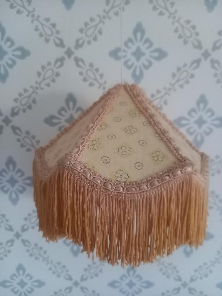 Vintage Zweeds lampenkapje, jaren '70, bloemetjes & franje, Gebruikt, Ophalen of Verzenden, Overige vormen, Crème