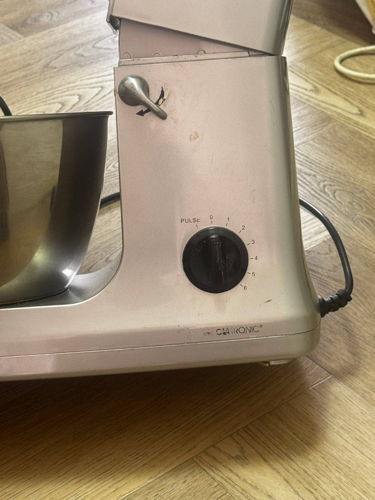 Clatronic Keukenmachine / Standmixer met RVS kom, 4 liter of meer, Ophalen of Verzenden, Zo goed als nieuw, 3 snelheden of meer