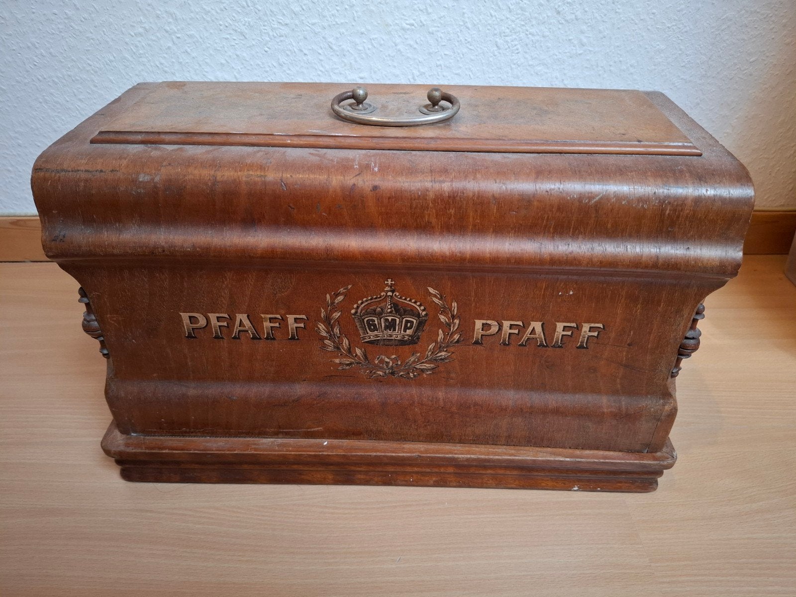 Antieke Pfaff Naaimachine met Houten Koffer, Antiek en Kunst, Antiek | Naaimachines, Ophalen