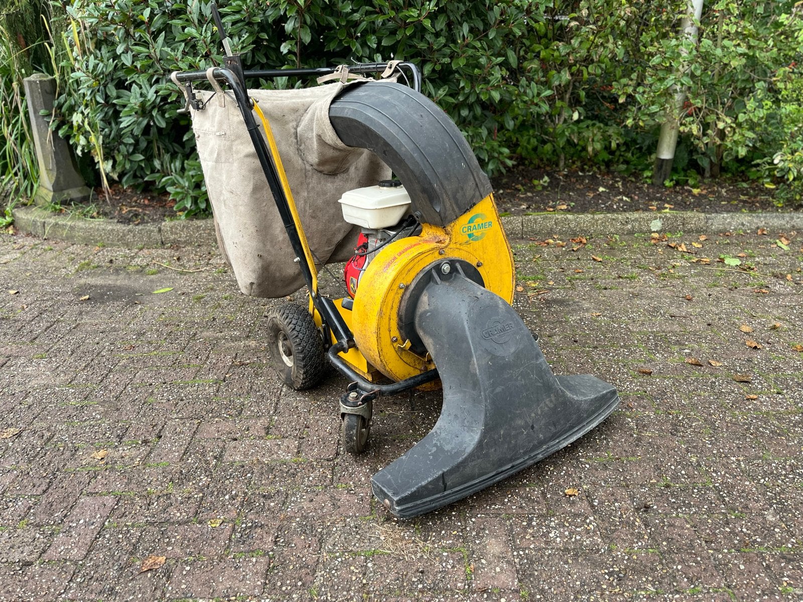 Cramer bladzuiger met Honda motor, Ophalen, Benzine, Gebruikt, Handgedragen