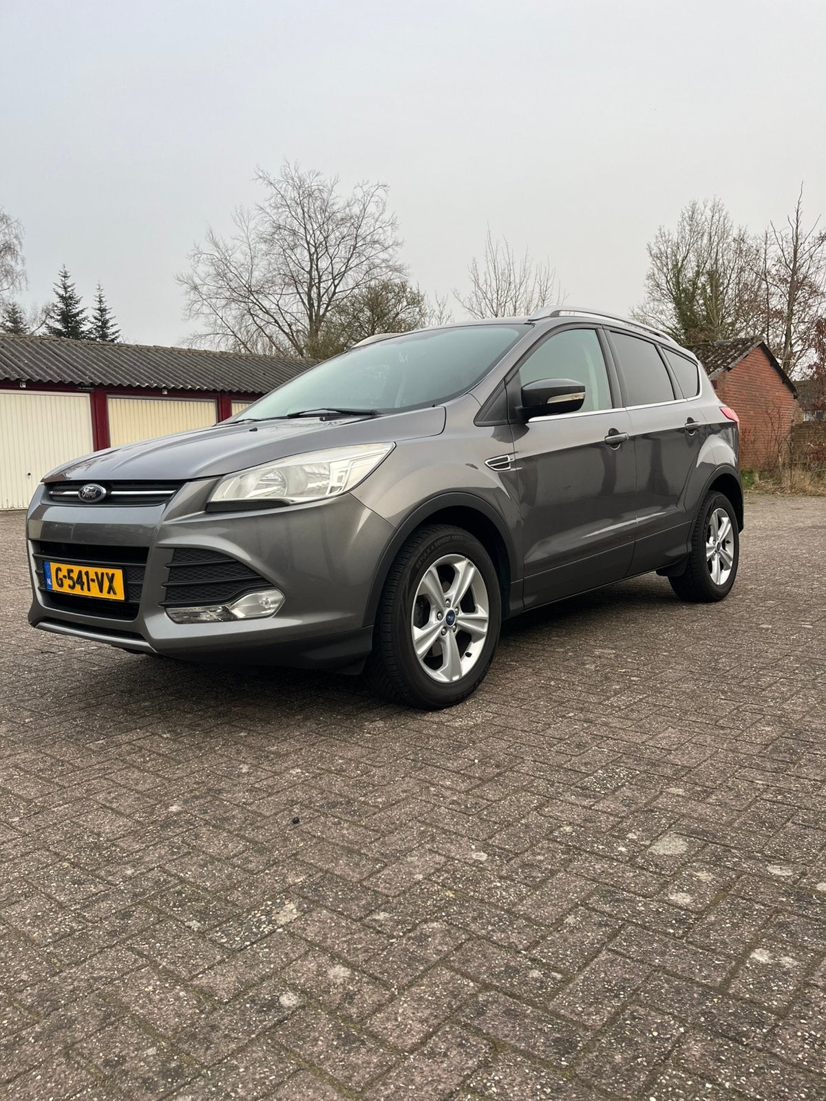 Ford Kuga 1.6 T 110KW AWD 2013 Grijs, Auto's, 1596 cc, 15 km/l, 4 cilinders, 2000 kg
