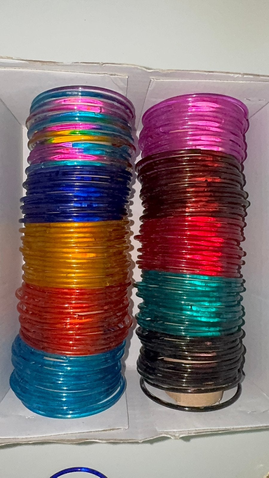 Indian glass bangles in box, Sieraden, Tassen en Uiterlijk, Met kristal, Overige materialen, Overige kleuren, Nieuw