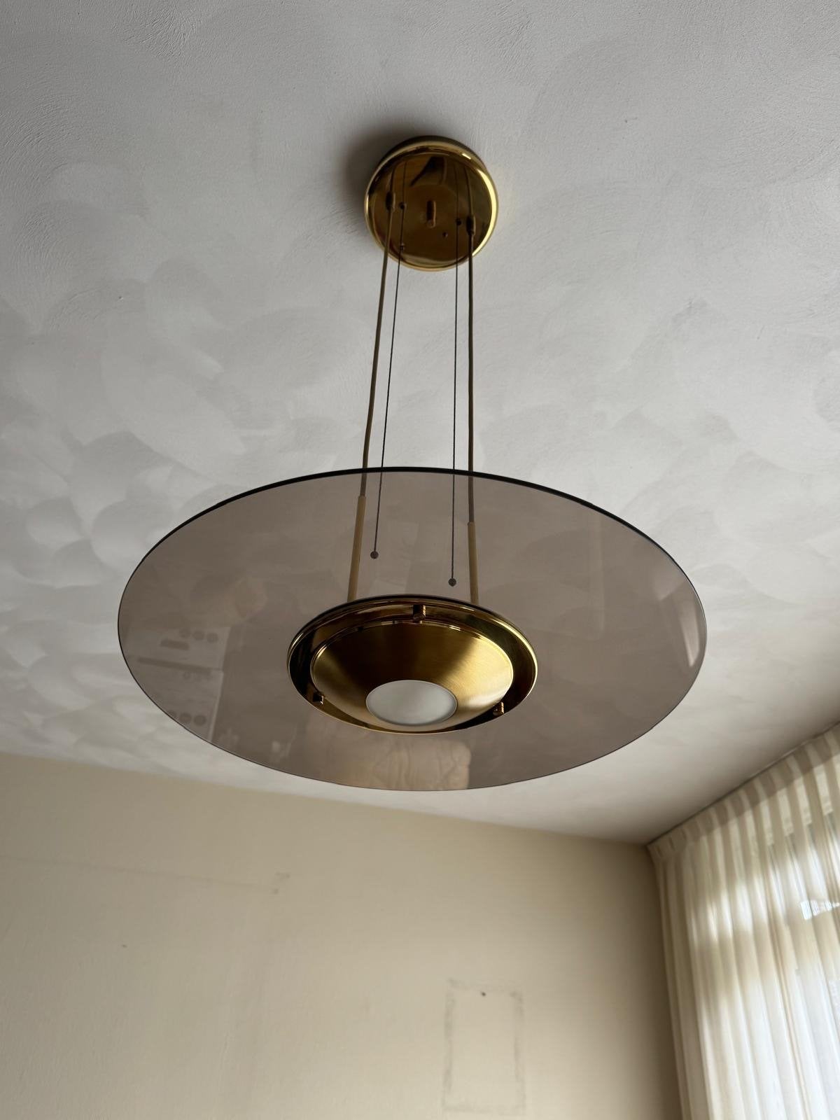 Design hanglamp met glazen schijf en messing accenten, Ophalen, Zo goed als nieuw, Glas, 75 cm of meer