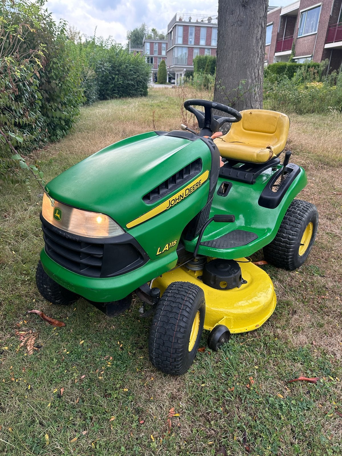 John Deere LA115 Zitmaaier 19,5pk 201 draaiuren, Tuin en Terras, Zitmaaiers, Ophalen, Gebruikt, Mulchfunctie, 90 tot 120 cm