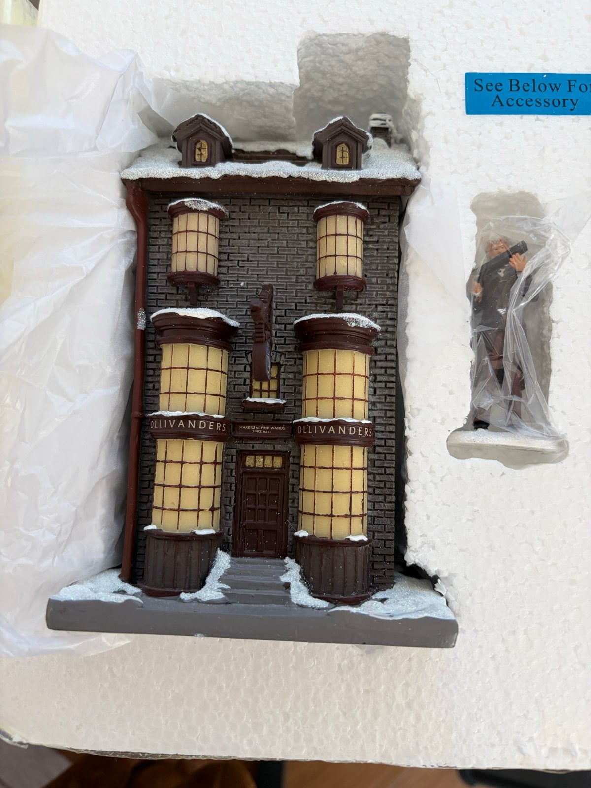 Harry Potter Village Ollivanders Wand Shop - Hawthorne Villa, Overige typen, Onbekend, Ophalen of Verzenden, Zo goed als nieuw