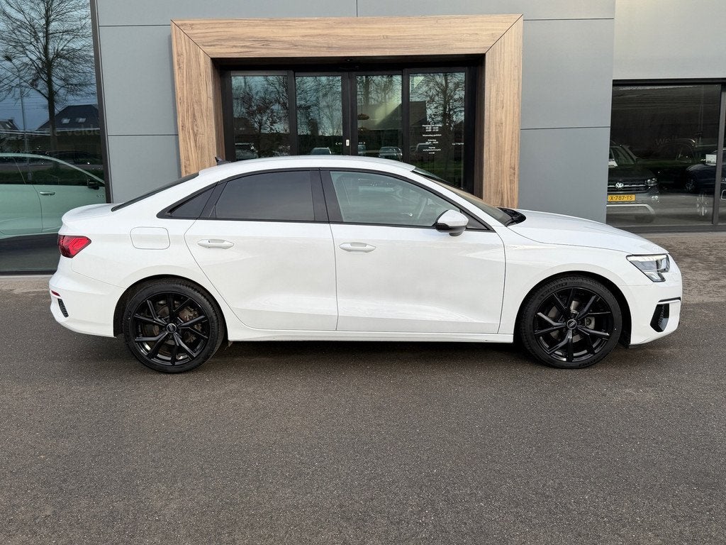 Audi A3 Limousine 35 TFSI 150pk S-tronic Advanced | Camera |, 12 maanden, Stof, 4 cilinders, Wit