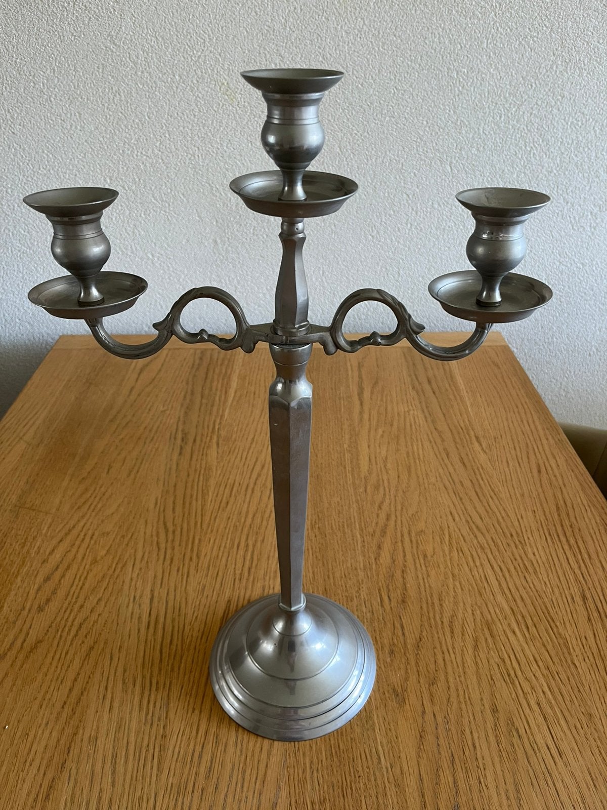 Zilverkleurige metalen kandelaar met 3 armen, 64 x 36 cm, Huis en Inrichting, Woonaccessoires | Kandelaars en Kaarsen, Ophalen