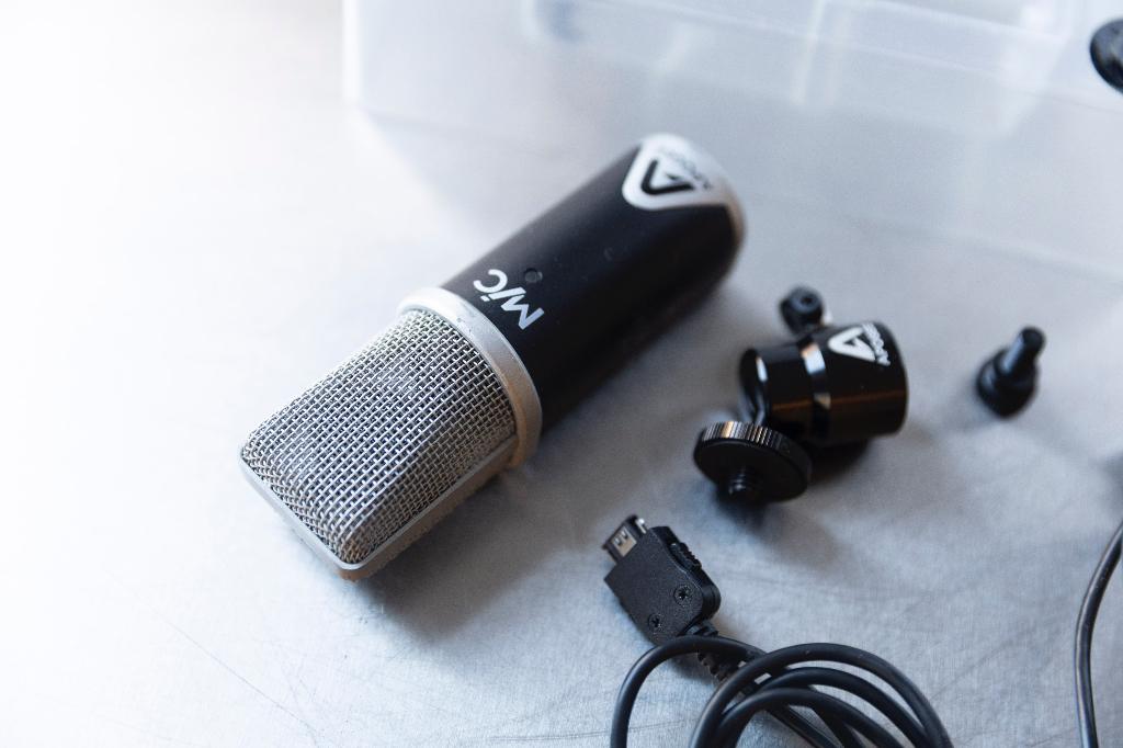 Apogee Microfoon plus toebehoren, Ophalen of Verzenden, Zo goed als nieuw, Studiomicrofoon