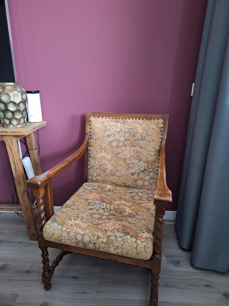 Antieke fauteuil met bloemenprint en gedraaide poten, Ophalen