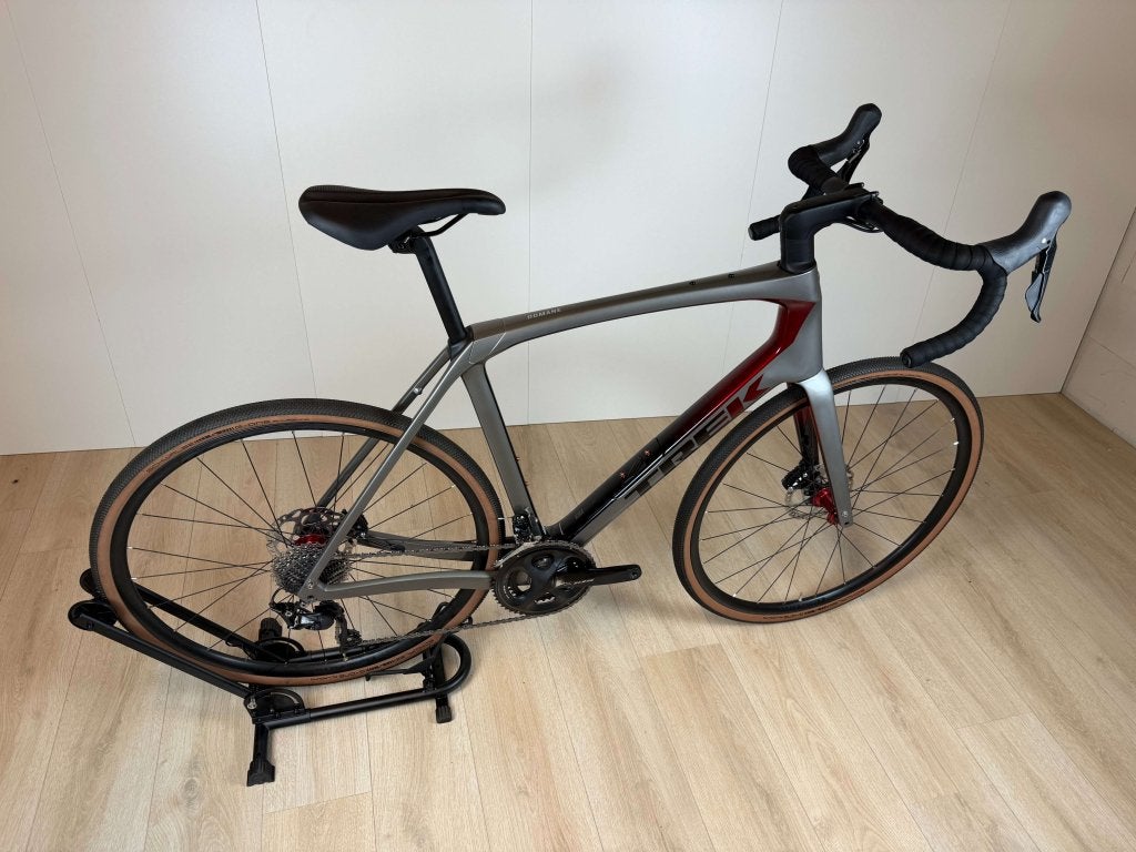 Trek Domane SL5 Gen 4 - Shimano 105 - 58 cm - Carbon, Fietsen en Brommers, 28 inch, Carbon, Info@velostudio.nl, Heren