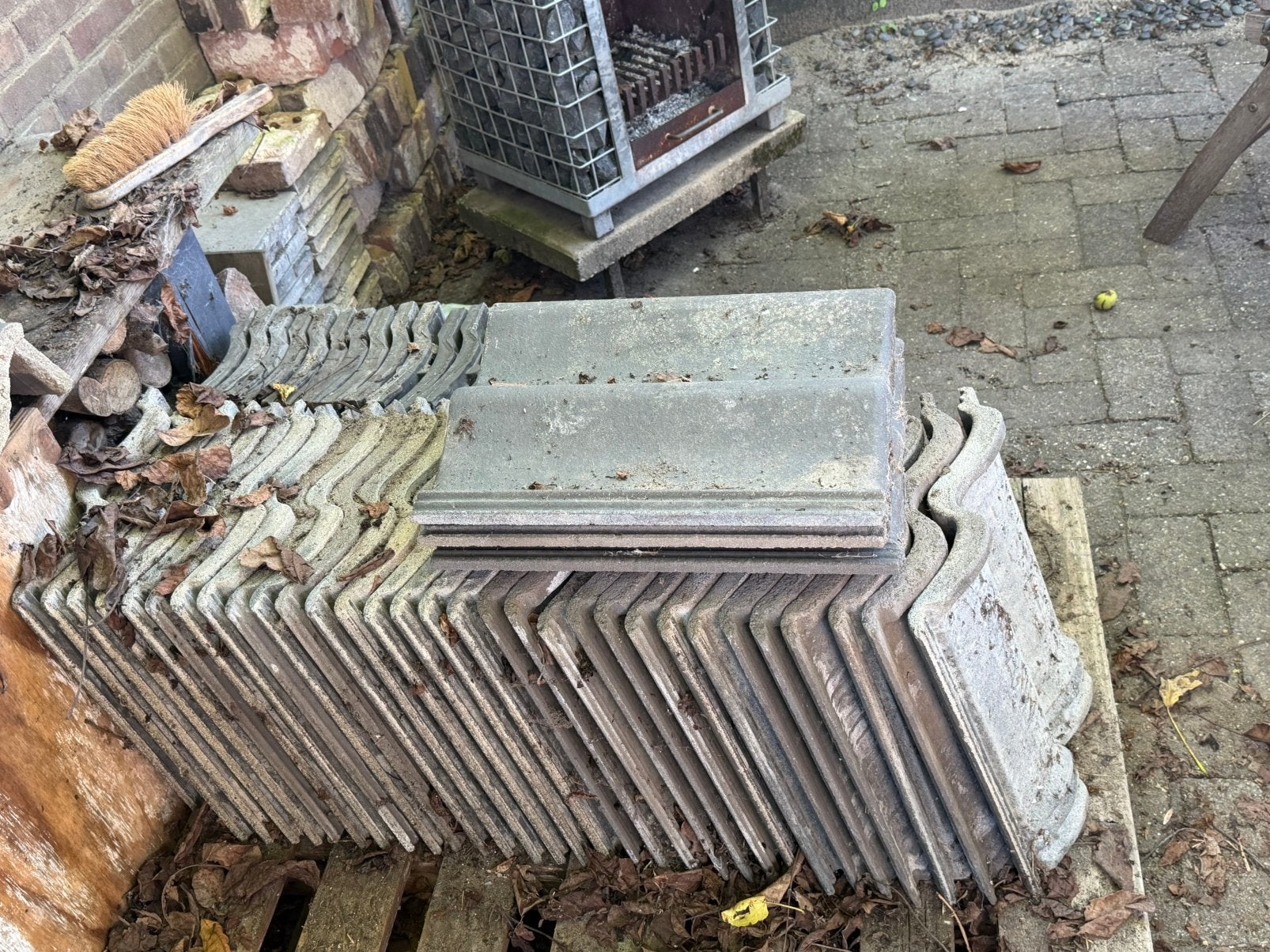 Dakpannen, sneldekkers, beton, Ophalen, Steen of Klei, Zo goed als nieuw, 15 m² of meer