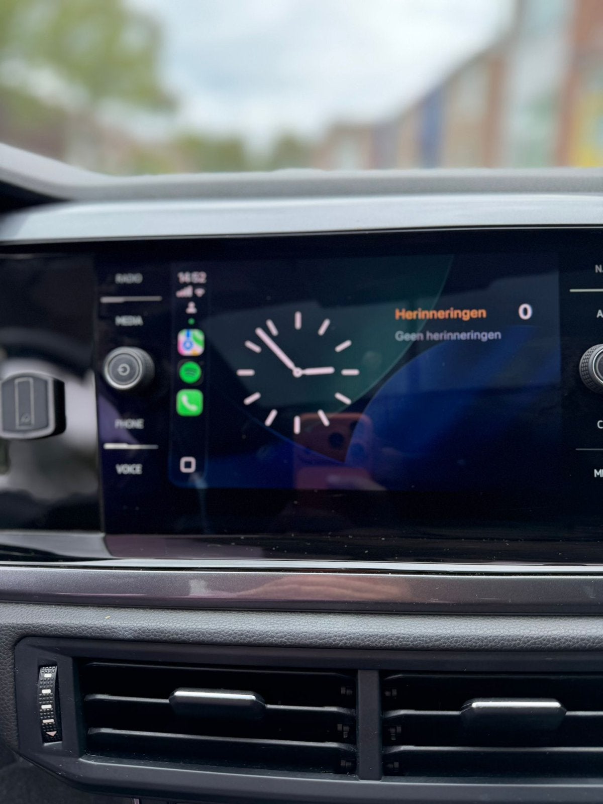 Foto 12 van Volkswagen Polo Business R Highline | Panorama Dak | 2019