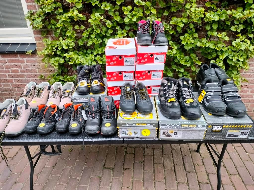 Partij veiligheidsschoenen en -laarzen, diverse maten, Ophalen, Nieuw