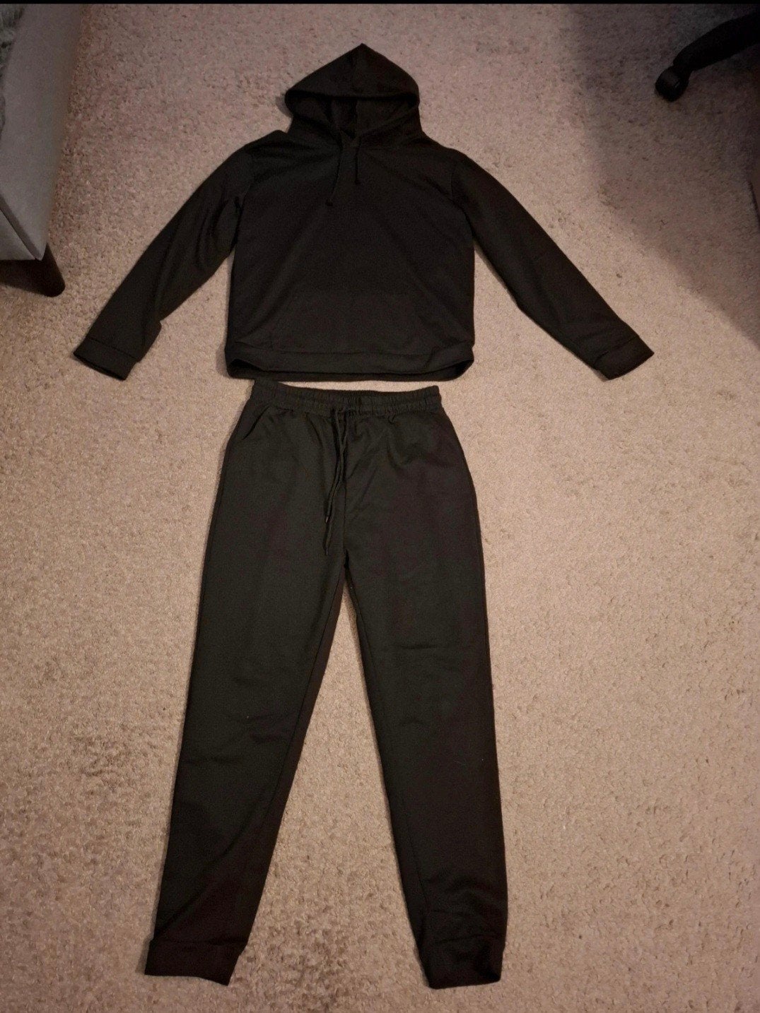 Nieuw dun zwart joggingpak L/XL, Ophalen of Verzenden, Nieuw, Maat 42/44 (L), Zwart