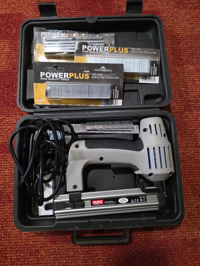 Spijkerpistool met spijkers / nietjes, Ophalen, Gebruikt, Tacker/nietmachine, Overige merken