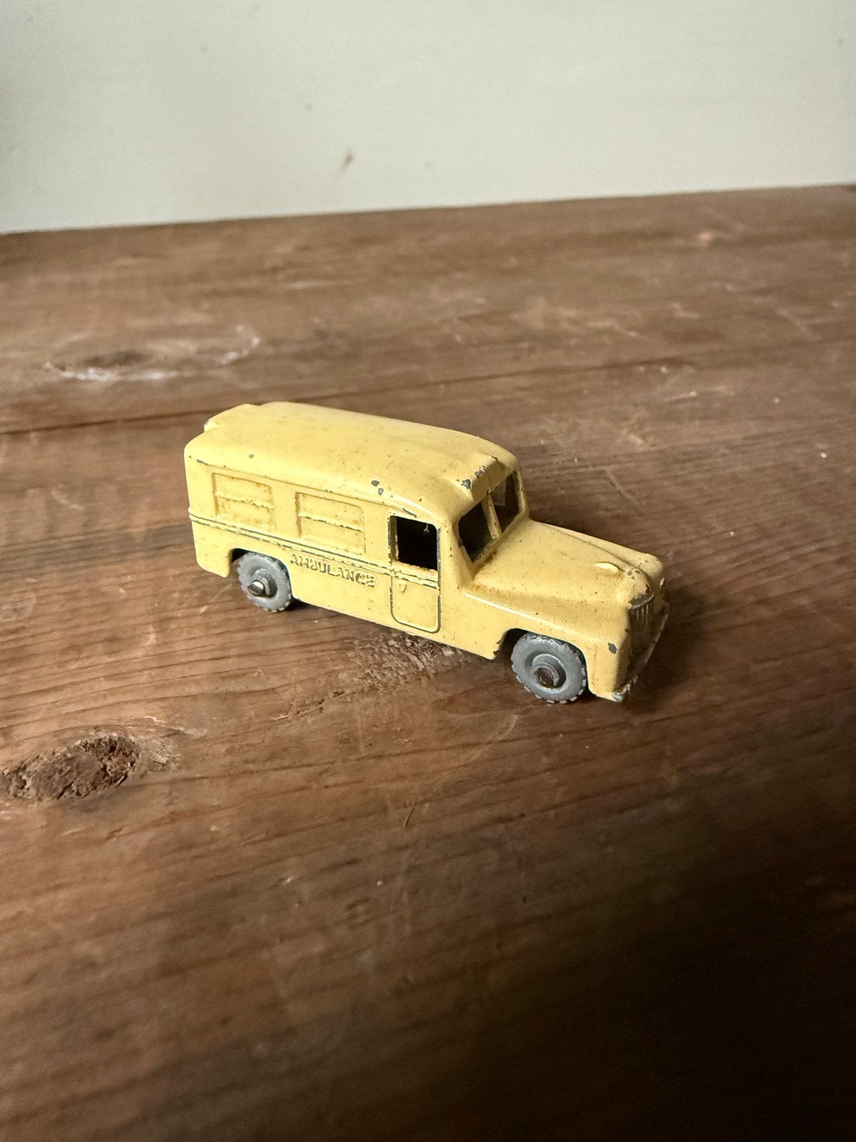 Vintage Matchbox Lesney Daimler Ambulance No. 14, Ophalen of Verzenden, Gebruikt